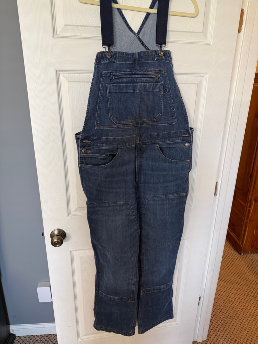 Duluth Trading Co Dark Blue Men's Work Overalls with Black Suspenders